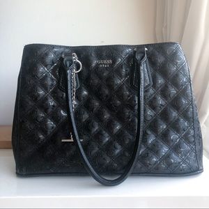 Black original guess purse in good shape